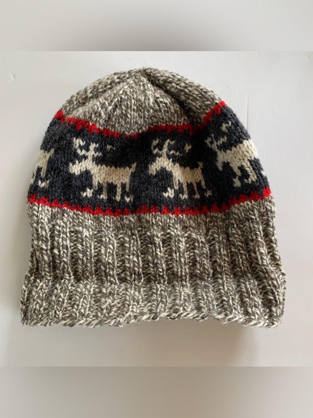 Hand-knit wool hat - Picture 5 of 5